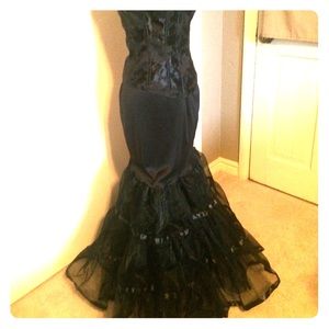 Pretty black goth style petty coat with ribbon